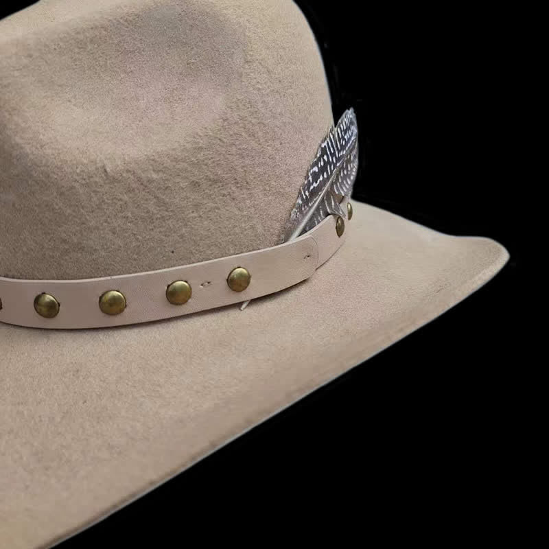 Cappello da cowboy con dettagli in piume borchiate e rivetti occidentali - image 4