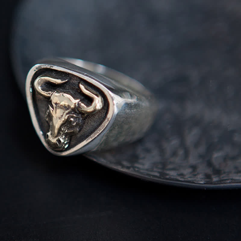 Anello regolabile con apertura a forma di toro e cavallo dominante da uomo