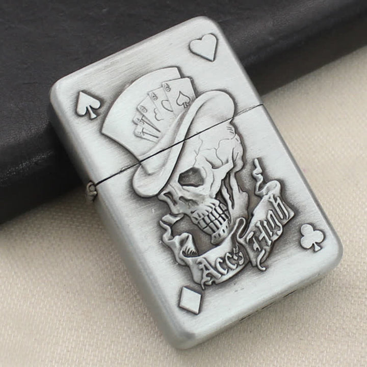 Accendino ricaricabile a butano con motivo a teschio e assi di carte da poker - Argento - image 2