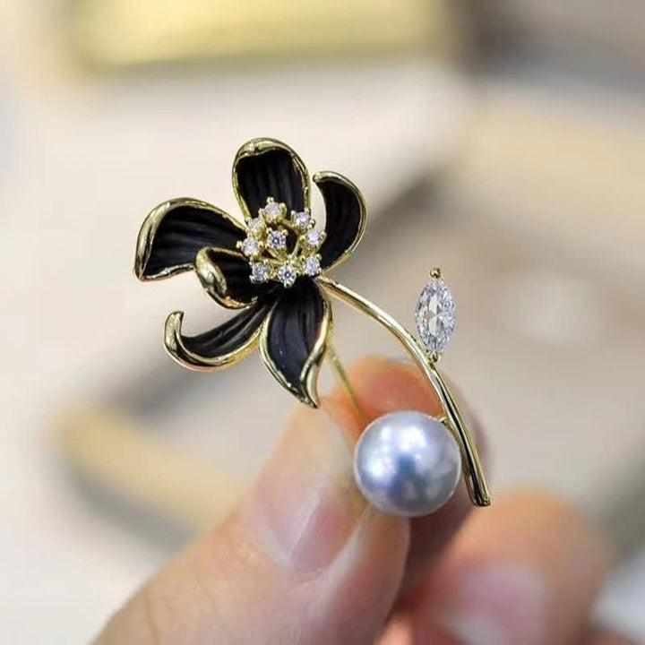 Spilla classica da donna con perle finte a forma di fiore di loto
