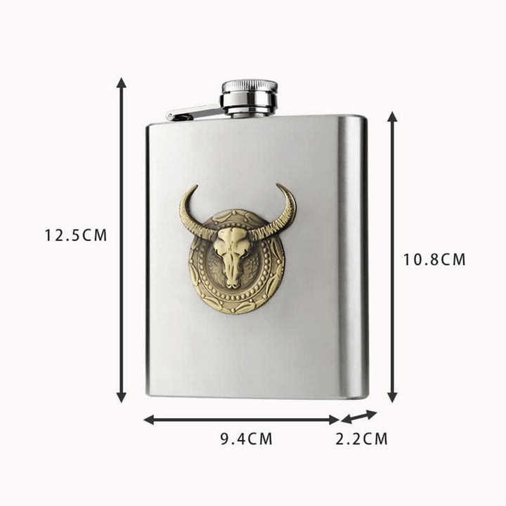 Semplice ed elegante fiaschetta portatile con testa di toro e piccolo imbuto