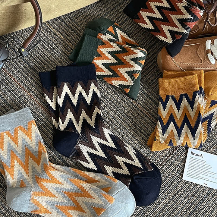 Calzini in cotone con motivo a zigzag retrò e funky