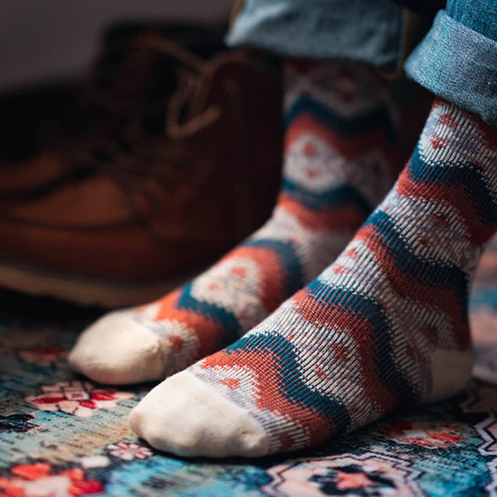 Calzini in cotone con motivo a onde tribali luminose
