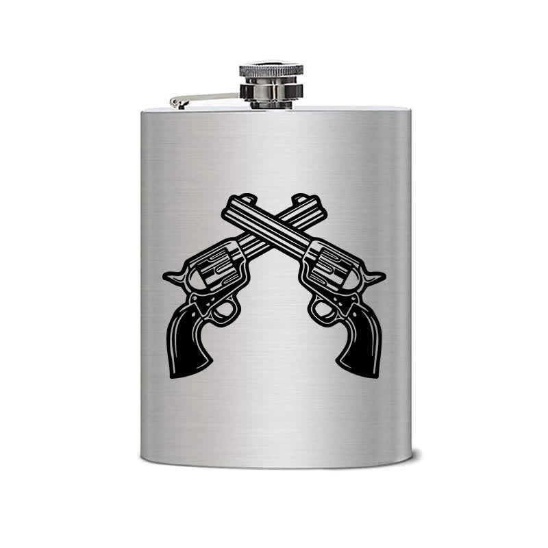 Borraccia portatile in acciaio inossidabile con motivo laser e pistole incrociate da 3-8 oz - image 1