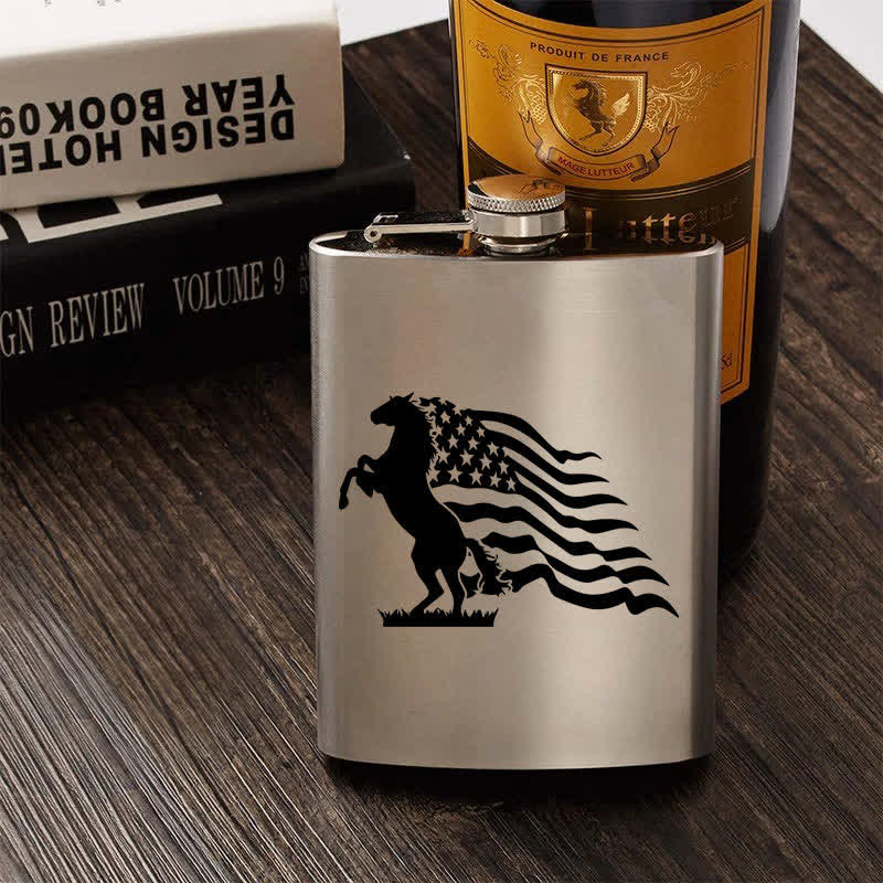 Borraccia portatile in acciaio inossidabile con motivo laser a bandiera USA da 3-8 oz - image 0