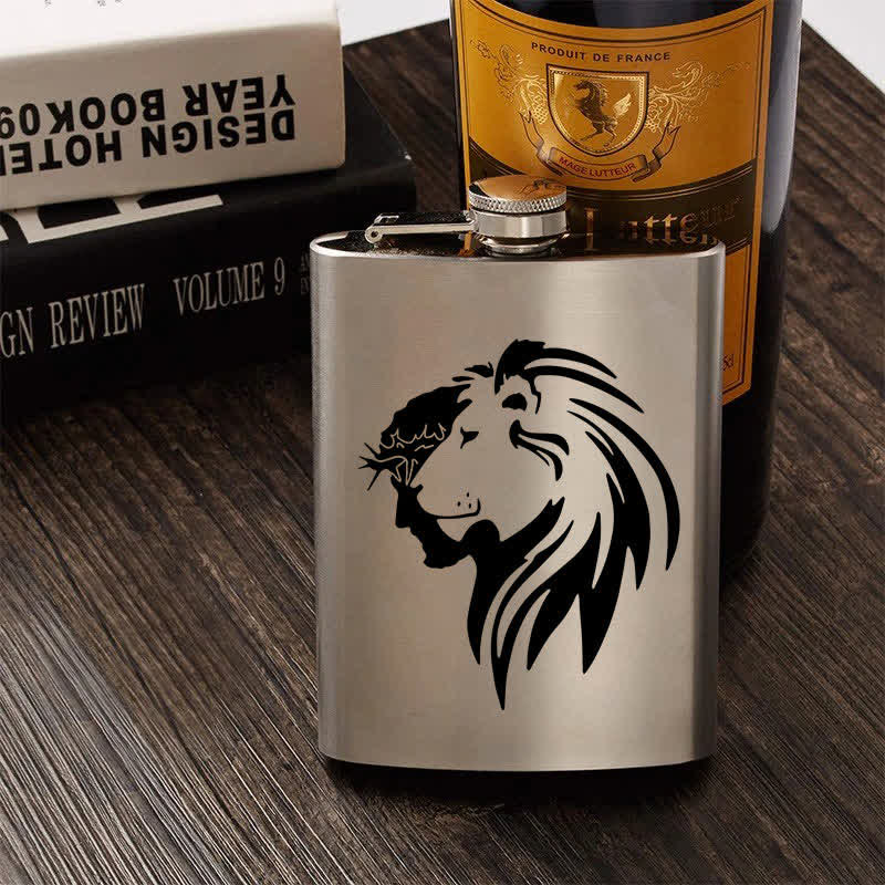 Borraccia portatile in acciaio inossidabile con motivo laser a testa di leone di Gesù Cristo da 3-8 oz - image 0