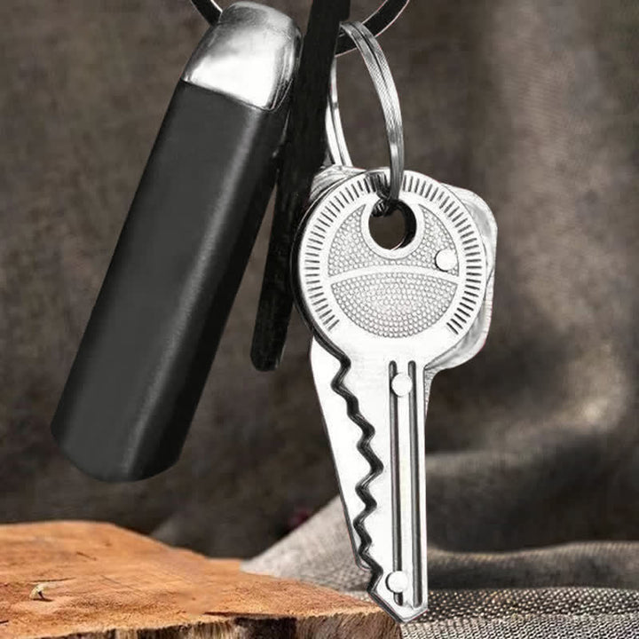 Portachiavi a forma di chiave con mini coltello pieghevole compatto