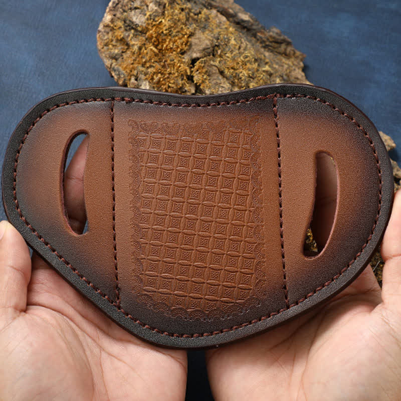 Fodero per coltello pieghevole con motivo a trama in rilievo e cintura in pelle