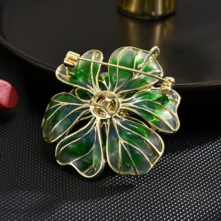 Spilla da donna in smalto placcato oro con peonia verde