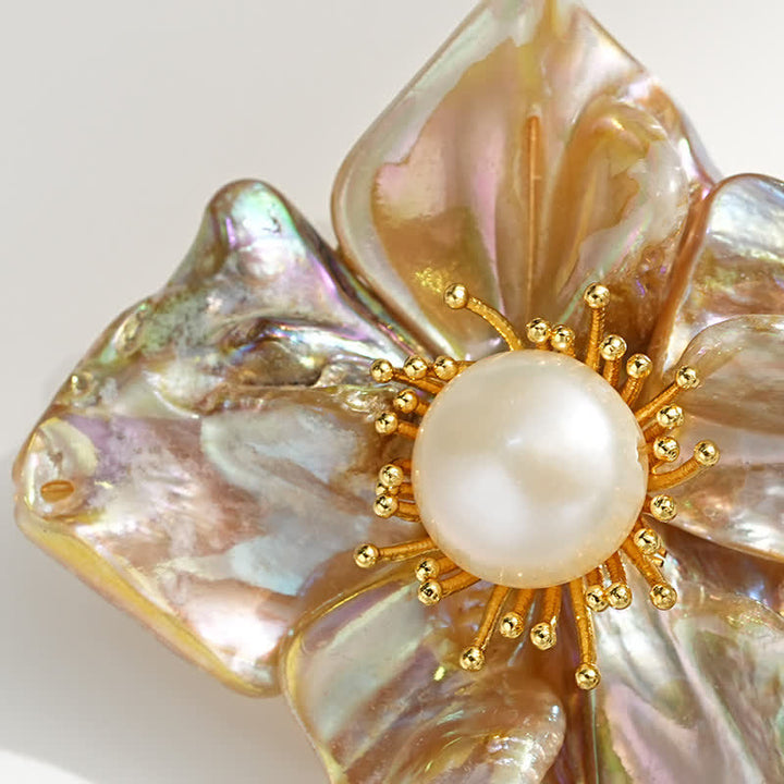 Spilla asimmetrica con fiore di perle barocche da donna