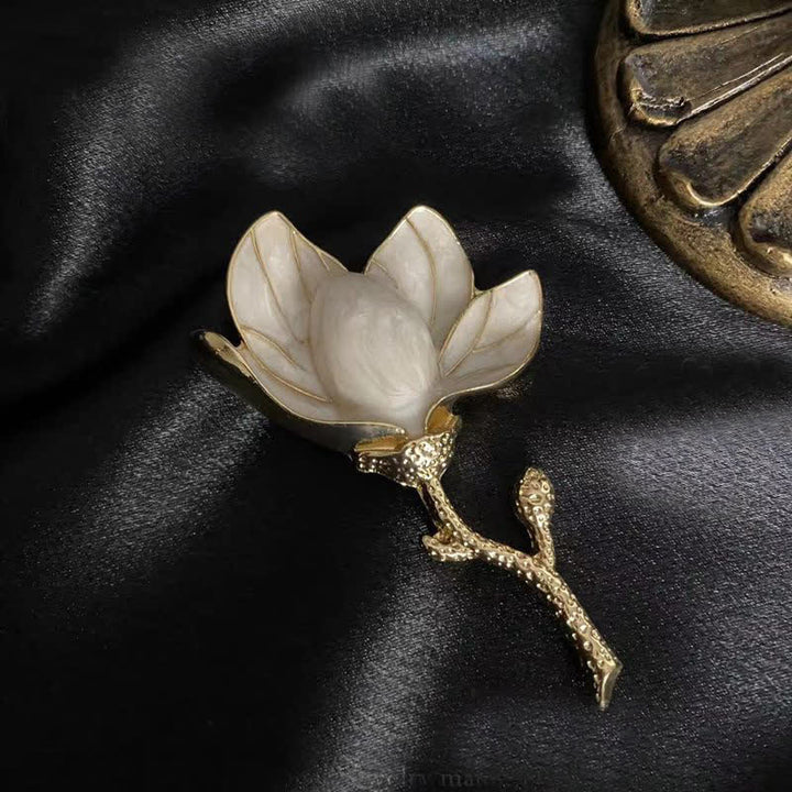 Spilla da donna in stile corte esagerato con magnolia bianca