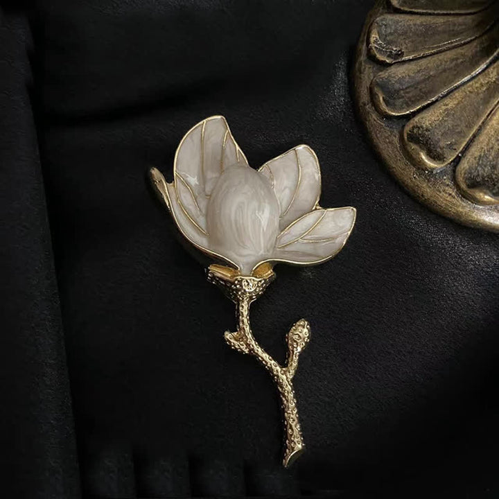 Spilla da donna in stile corte esagerato con magnolia bianca