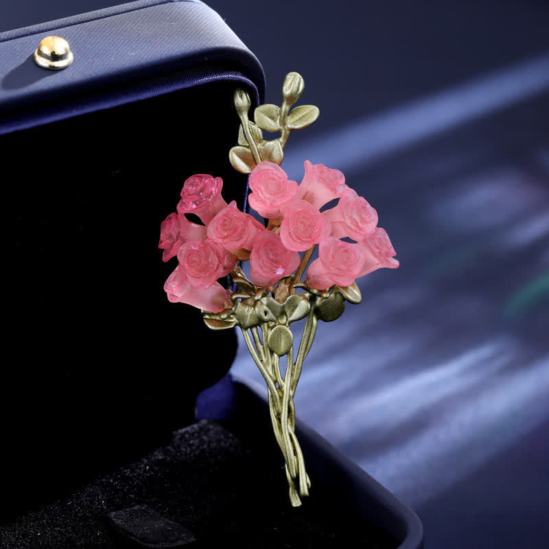 Spilla da donna con bouquet di rose rosa e verdi romantiche