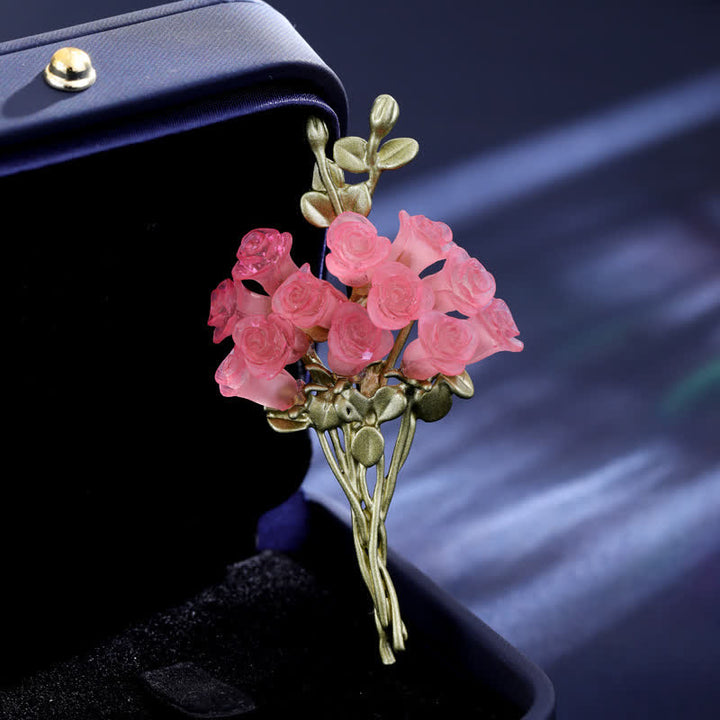 Spilla da donna con bouquet di rose rosa e verdi romantiche