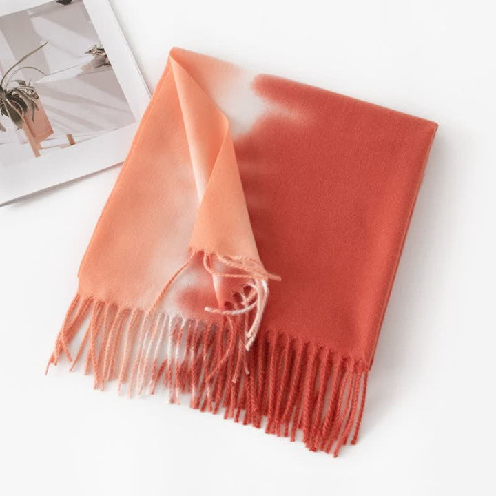 Sciarpa unisex in finto cashmere con frange colorate sfumate
