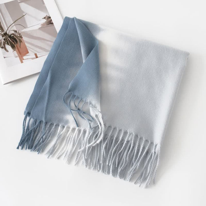Sciarpa unisex in finto cashmere con frange colorate sfumate
