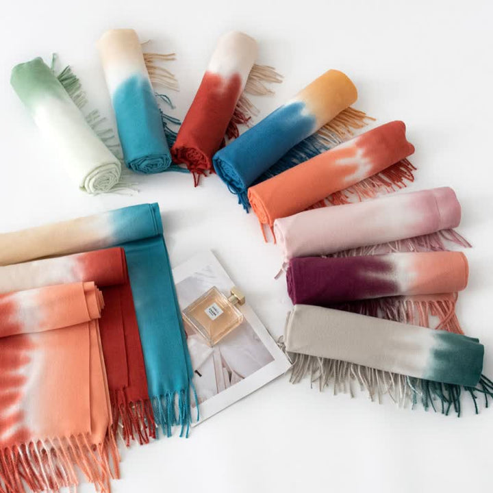 Sciarpa unisex in finto cashmere con frange colorate sfumate