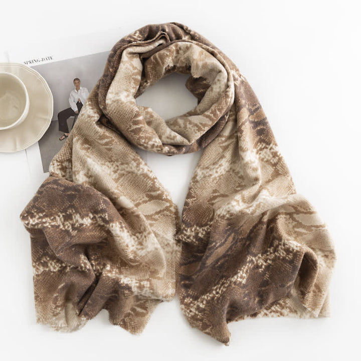 Sciarpa con stampa serpente in stile street chic da donna
