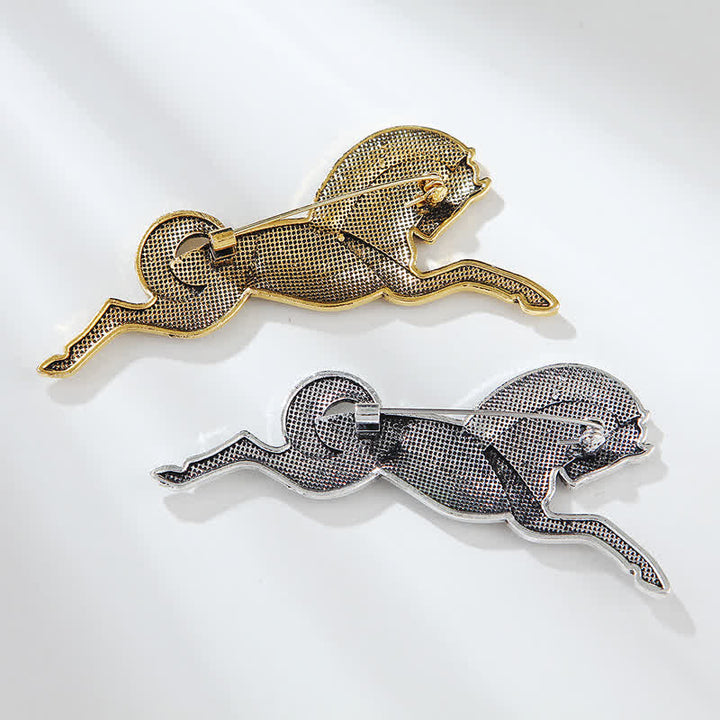 Spilla unisex con cavallo rampante placcata in oro e argento
