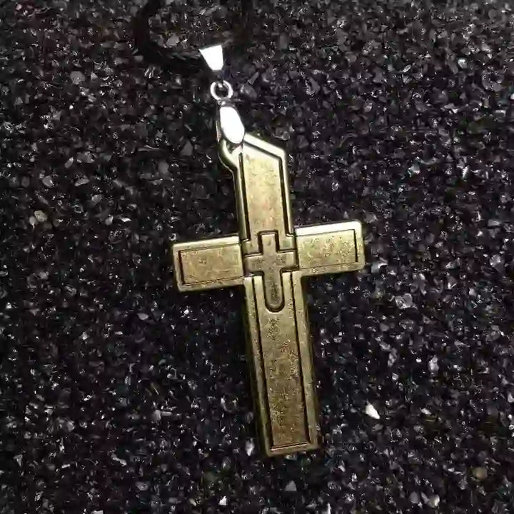 Collana con ciondolo multifunzione a forma di mini croce e coltello nascosto