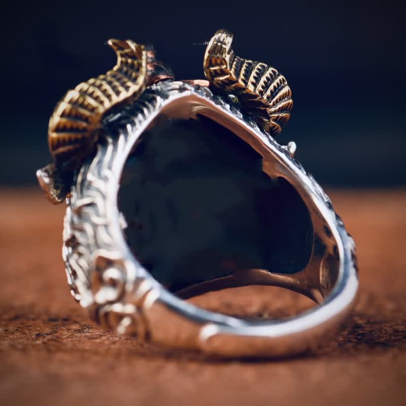 Anello regolabile con apertura a forma di toro e cavallo dominante da uomo