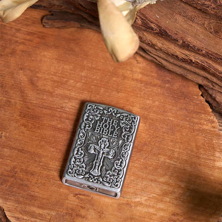 Set di collana con ciondolo a forma di croce e toro Longhorn, accendino della Sacra Bibbia