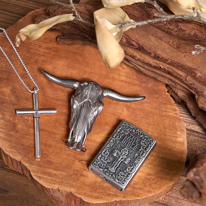 Set di collana con ciondolo a forma di croce e toro Longhorn, accendino della Sacra Bibbia