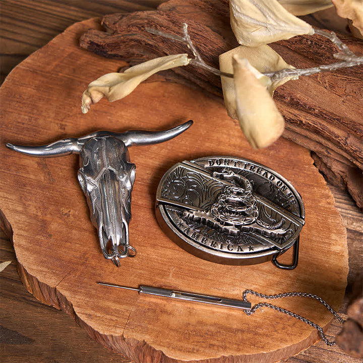 Set di collana con ciondolo a forma di toro con corna di cervo, fibbia a serpente e coltello nascosto fai da te