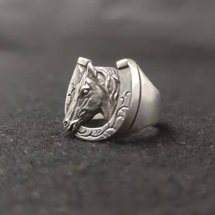 Anello regolabile con apertura a forma di toro e cavallo dominante da uomo