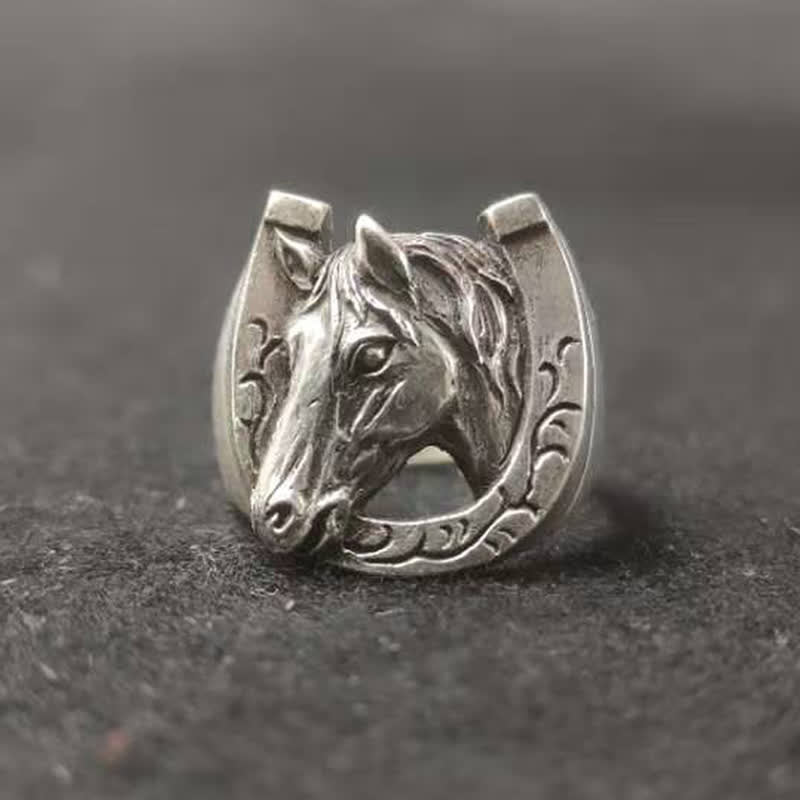 Anello regolabile con apertura a forma di toro e cavallo dominante da uomo