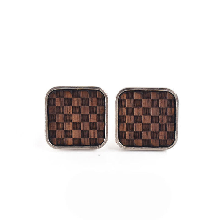 Gemelli da uomo in legno con piccoli quadrati a scacchiera scuri - image 2