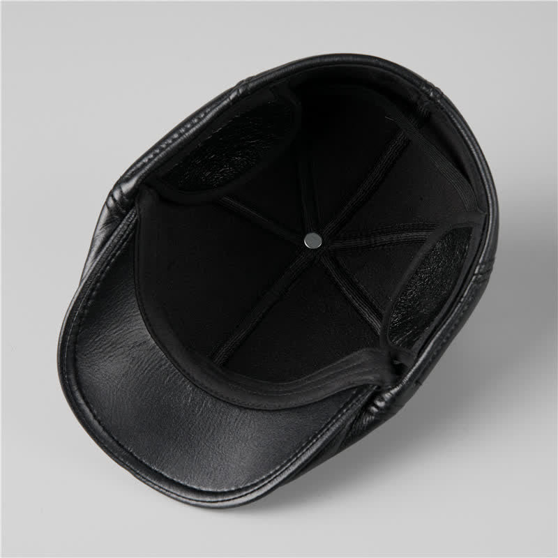 Cappello basco in pelle con paraorecchie caldi e berretto di edera nero