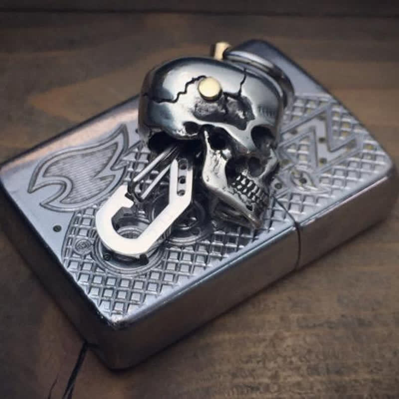 Portachiavi con ciondolo a forma di teschio in argento