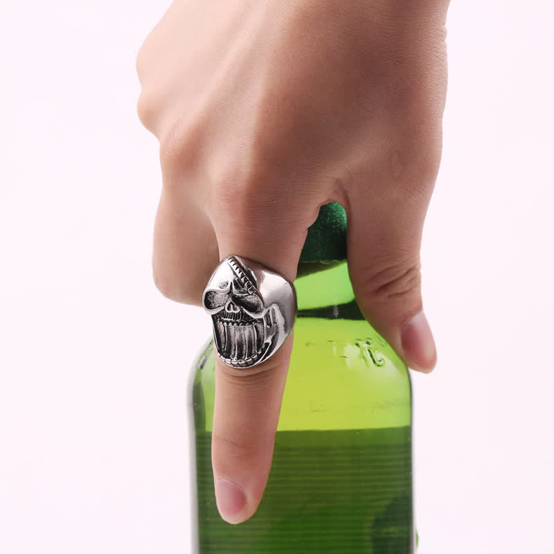 Anello apribottiglie con testa di teschio che ride in stile gotico