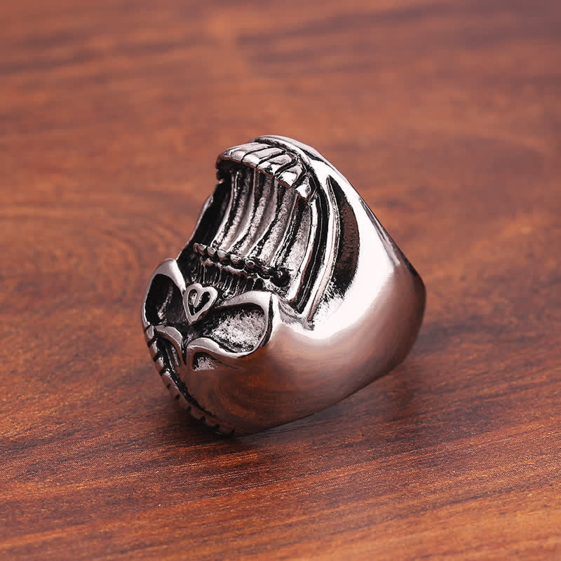 Anello apribottiglie con testa di teschio che ride in stile gotico
