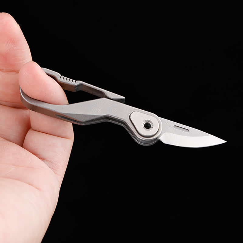 Portachiavi con mini coltello pieghevole in titanio e taglierino - image 4