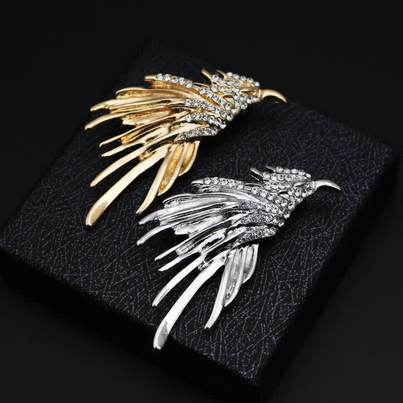 Spilla da uomo con aquila squisita e ali spiegate e strass