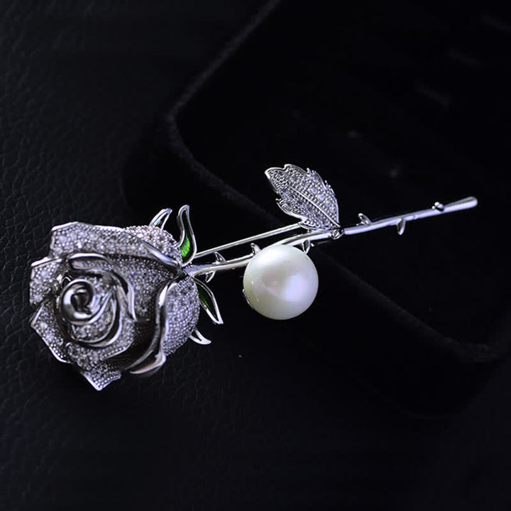 Versa elegante da donna con perle finte a forma di fiore di rosa