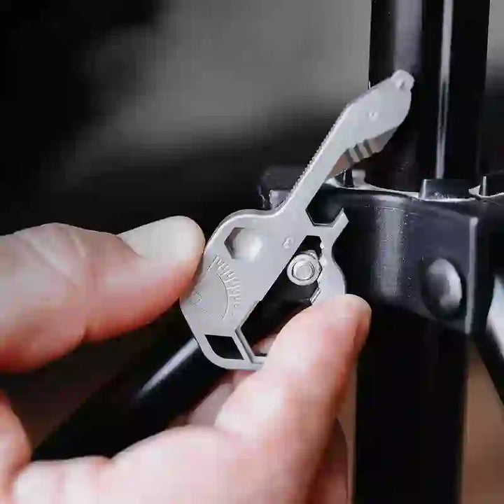 Mini Utility 11 in 1 Portachiavi con utensili comuni a forma di chiave - image 6