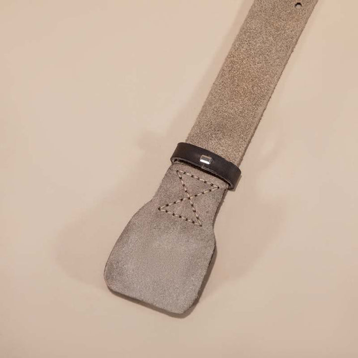 Cintura in pelle di vacchetta con fibbia quadrata senza tempo e doppio ardiglione - image 2