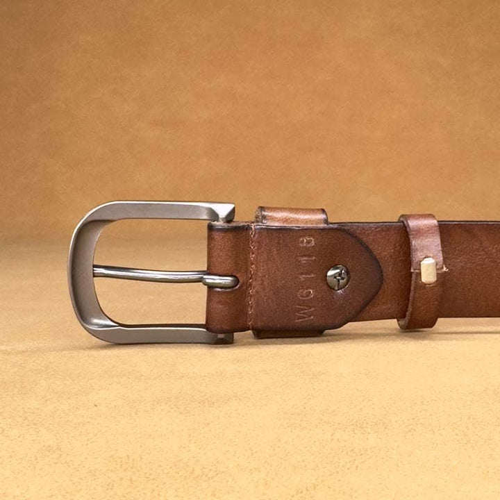 Cintura in pelle con rivetti in metallo punk di colore puro antico