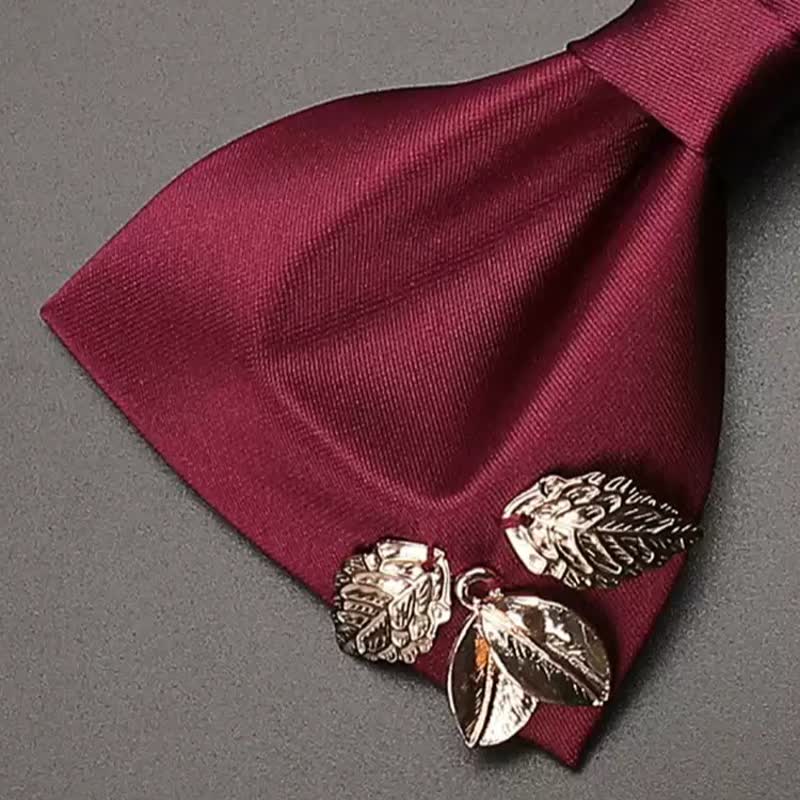 Papillon da uomo con foglie in metallo color bordeaux - image 3