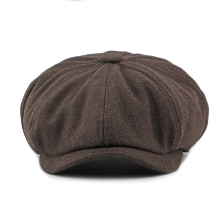 Cappello da giorno con basco e cuciture alla moda abbinate ai colori
