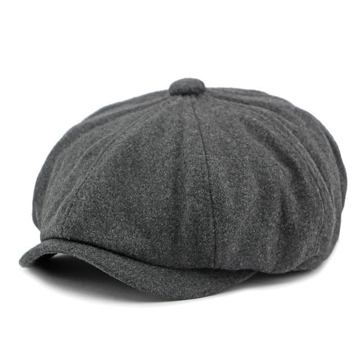Cappello da giorno con basco e cuciture alla moda abbinate ai colori