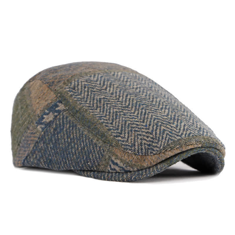 Cappello basco in tweed a spina di pesce con cuciture patchwork