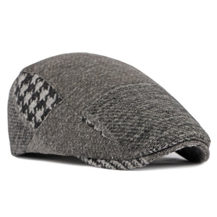 Cappello basco in tweed a spina di pesce con cuciture patchwork
