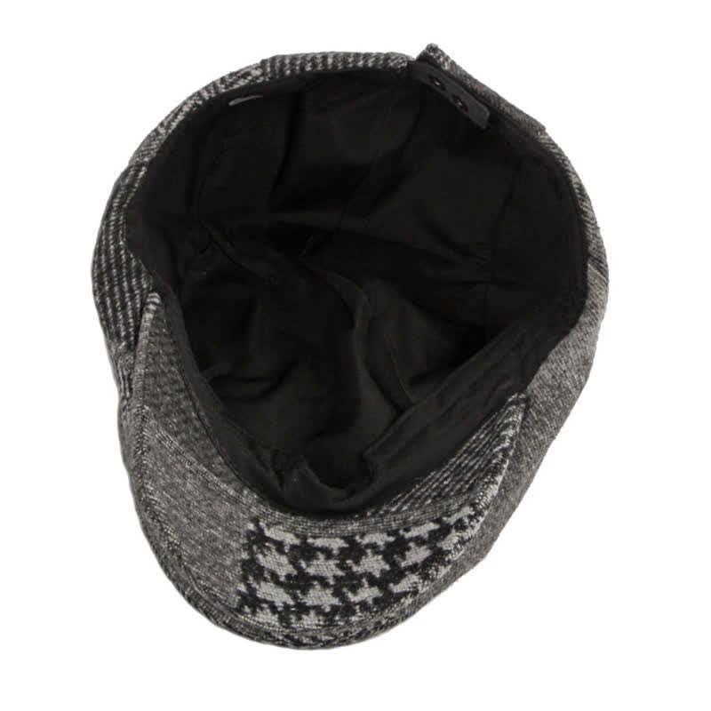 Cappello basco in tweed a spina di pesce con cuciture patchwork