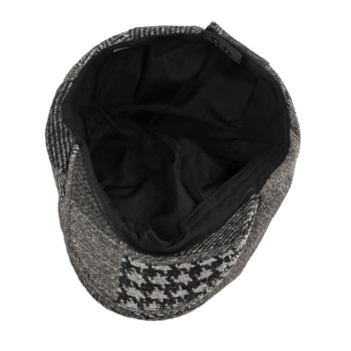 Cappello basco in tweed a spina di pesce con cuciture patchwork