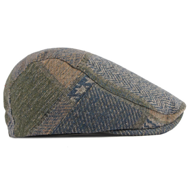 Cappello basco in tweed a spina di pesce con cuciture patchwork