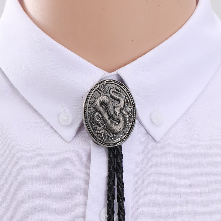 Cravatta Bolo con ciondolo a forma di fiore di serpente tradizionale
